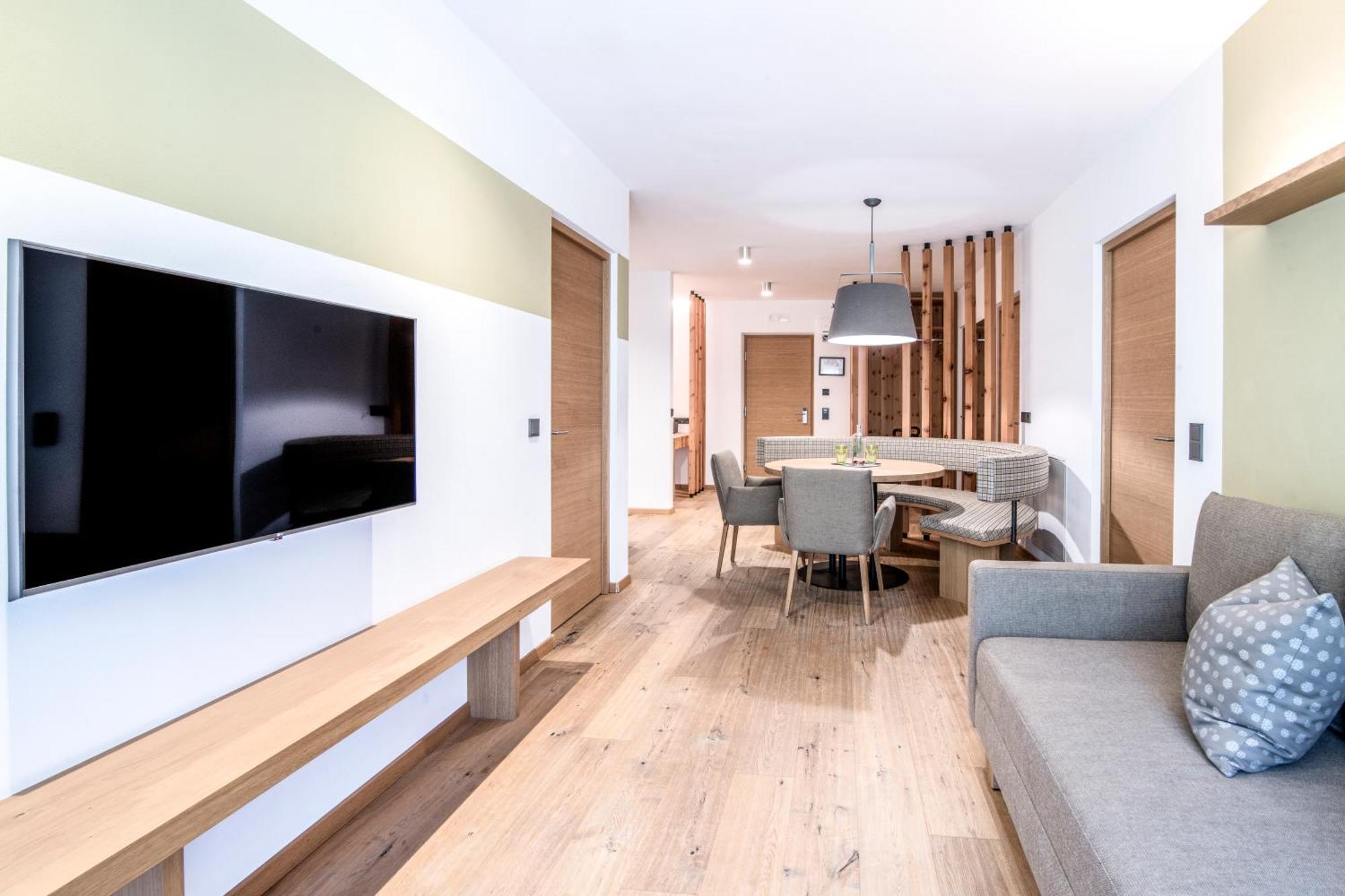 Hotel Zoll 4*